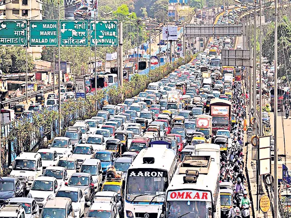 Traffic jams are high at Mumbai In the world - Sakshi