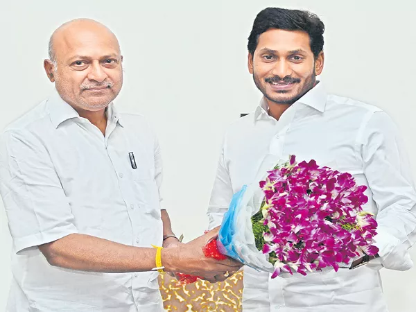 Ajeya Kallam took charge as chief advisor to Chief Minister - Sakshi