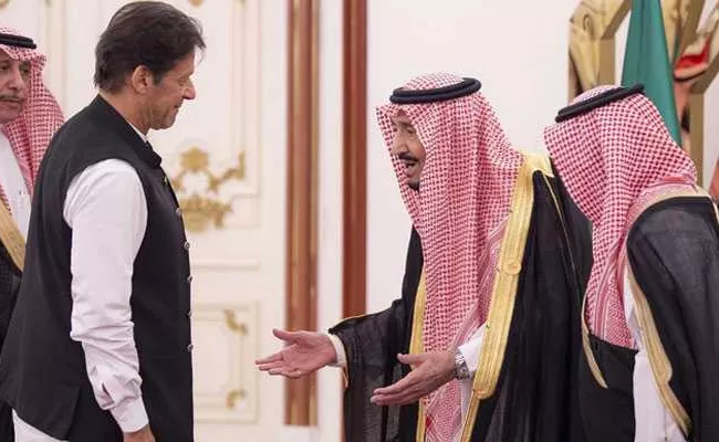 Is Imran Khan Insults Saudi King - Sakshi