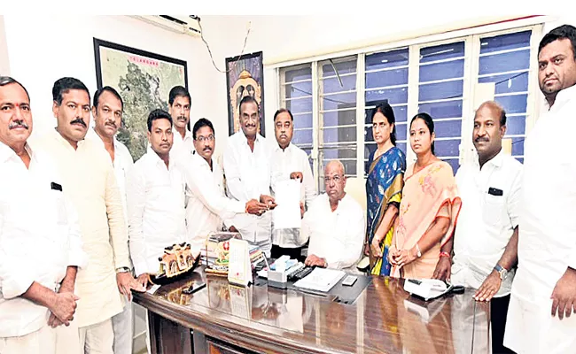 Congress Party MLAs Merged Into TRS  - Sakshi