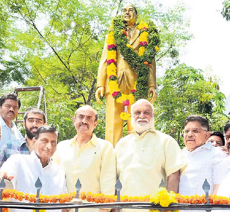 Dr. D RamaNaidu Statue Inauguration At Film Chamber - Sakshi