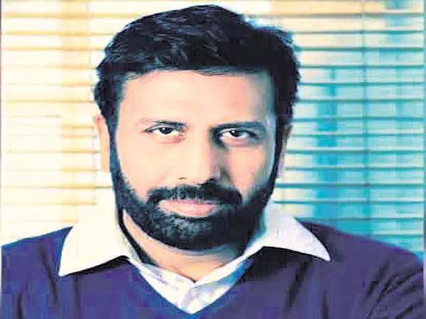 All Set Up For Ravi Prakash Arrest In Hyderabad - Sakshi