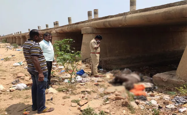 Men Dead Body Found in PSR Nellore - Sakshi