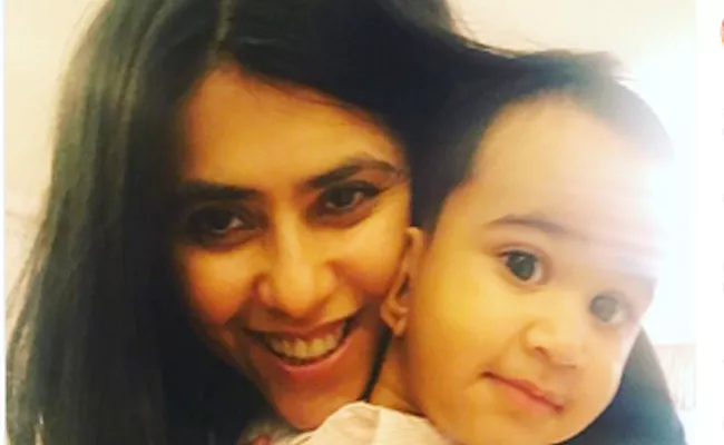 Smriti Irani Adorable Wishes To Ekta Kapoor On Birthday - Sakshi