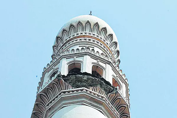 Assignment of liabilities to Tamil Nadu team for Repairs To Charminar  - Sakshi