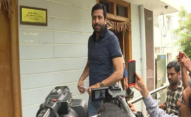 Banjara Hills Police Comments On Ravi Prakash - Sakshi