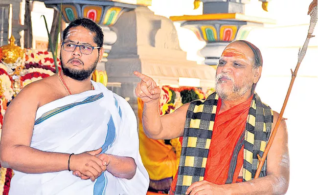 Sri Shardapetam decided to surrender to Kiran Kumara Sharma - Sakshi