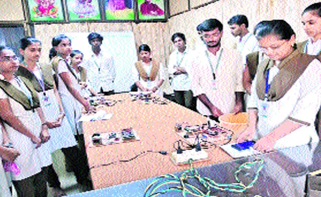 Engineering  Students Create Electronic Gadgets In Bhimavaram Institution - Sakshi