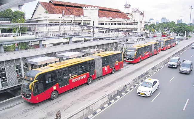 Elevated Bus Rapid Transit System In Hyderabad - Sakshi