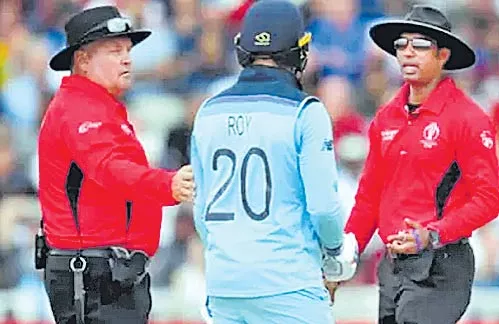 Kumar Dharmasena and Marius Erasmus were appointed on field umpires - Sakshi