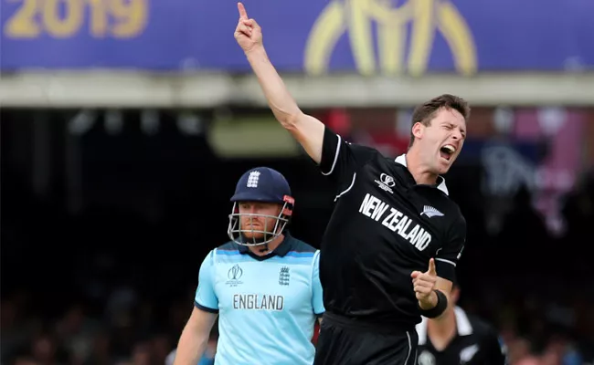 Matt Henry Most Wickets in Power Play in The World Cup - Sakshi