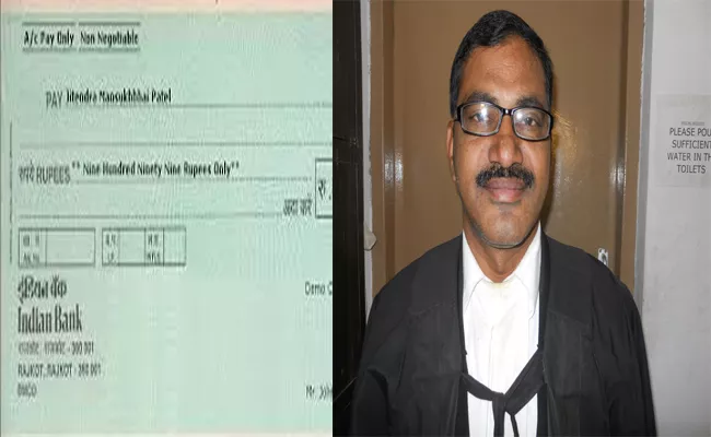 Senior Lawyer Explains How To Care With Bank Checks In Karimnagar - Sakshi