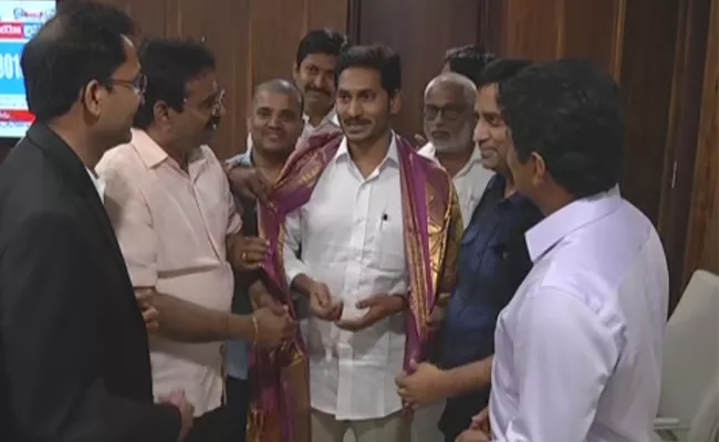 NATA Member Meets AP CM YS Jagan Mohan Reddy - Sakshi