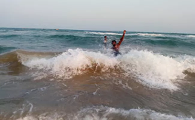 Young Man Missing In Kothapatnam Beach Waters - Sakshi