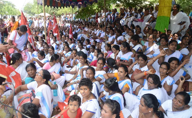 TDP Has Left Asha workers Without Salary In Visakhapatnam In Their Government - Sakshi