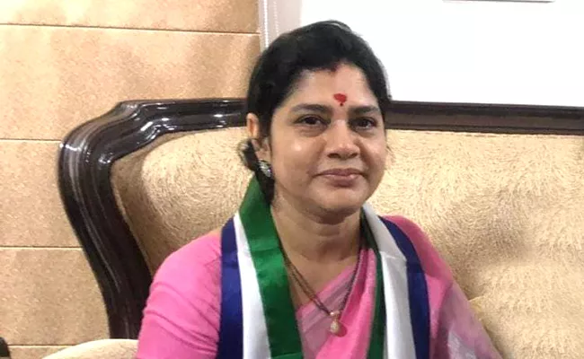 Thota Vani Denies News Quitting YSR Congress Party - Sakshi