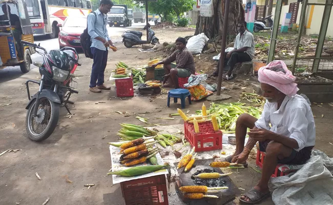 Dommeru Corns Have Special Flavor Than Other Corns In West Goadavari - Sakshi