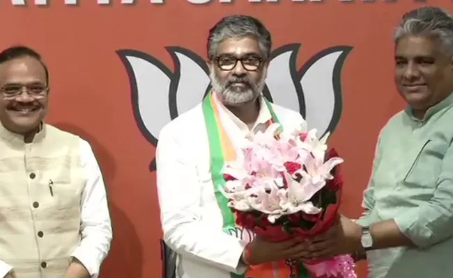 Former PM Chandra Shekhar Son Neeraj Shekhar Join In BJP - Sakshi