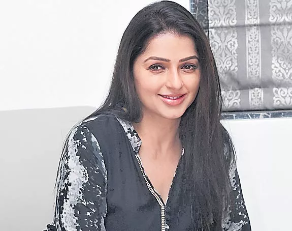 bhumika chawla acting web series in bhram - Sakshi