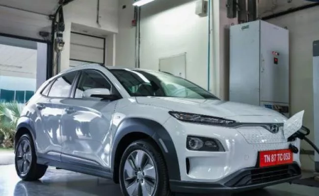 Hyundai Kona Electric could get cheaper by Rs 1.5 lakh - Sakshi