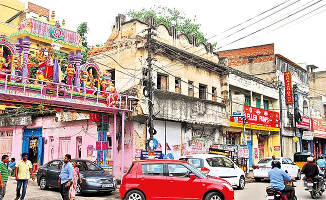 Special Story on Old Buildings in Hyderabad - Sakshi