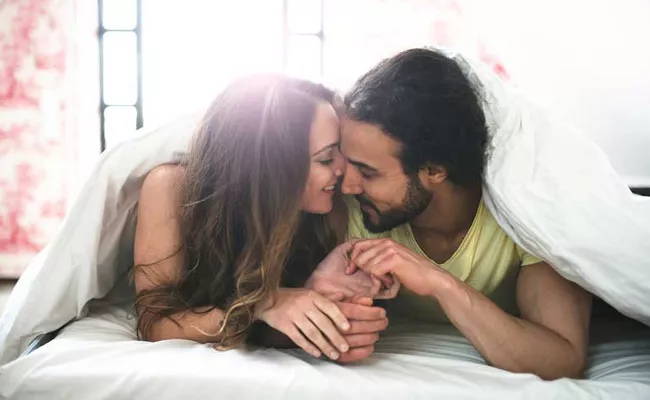 French Kiss May Get You Gonorrhoea - Sakshi