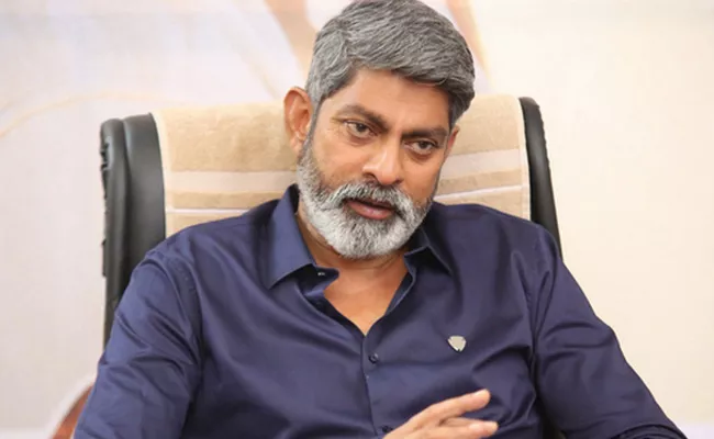 Jagapathi Babu Clarifies On Mahesh Babu Movie Sarileru Neekevvaru - Sakshi