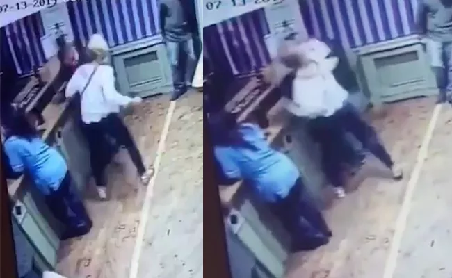 Woman Punches Man In Face Repeatedly In Scottish Bar - Sakshi