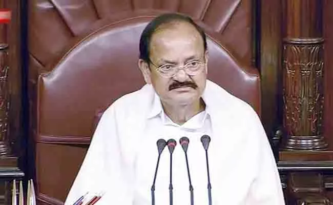 Venkaiah Naidu Warns Absentee Minister In Rajya Sabha - Sakshi