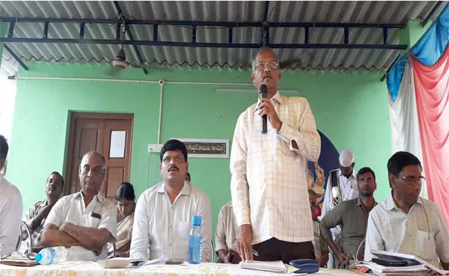 Farmers Protesting About Kalyanapuloa Reservior In Visakhapatnam - Sakshi