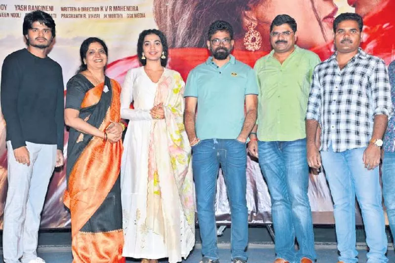 director sukumar dorasani movie trailer launch - Sakshi