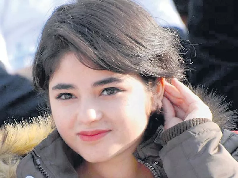 Zaira Wasim quits bollywood; reactions of top bollywood personalities - Sakshi