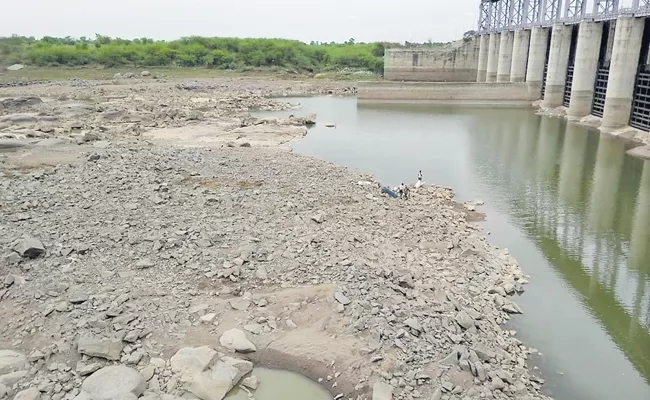 Babli Gates Are Opened On Godavari River - Sakshi