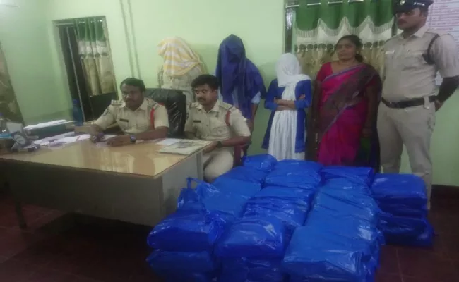 Police Arrested Ganja Smuggler Gang In West Godavari - Sakshi