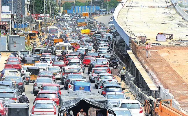 GHMC Team Vist Karnataka For Traffic Signals Awareness - Sakshi