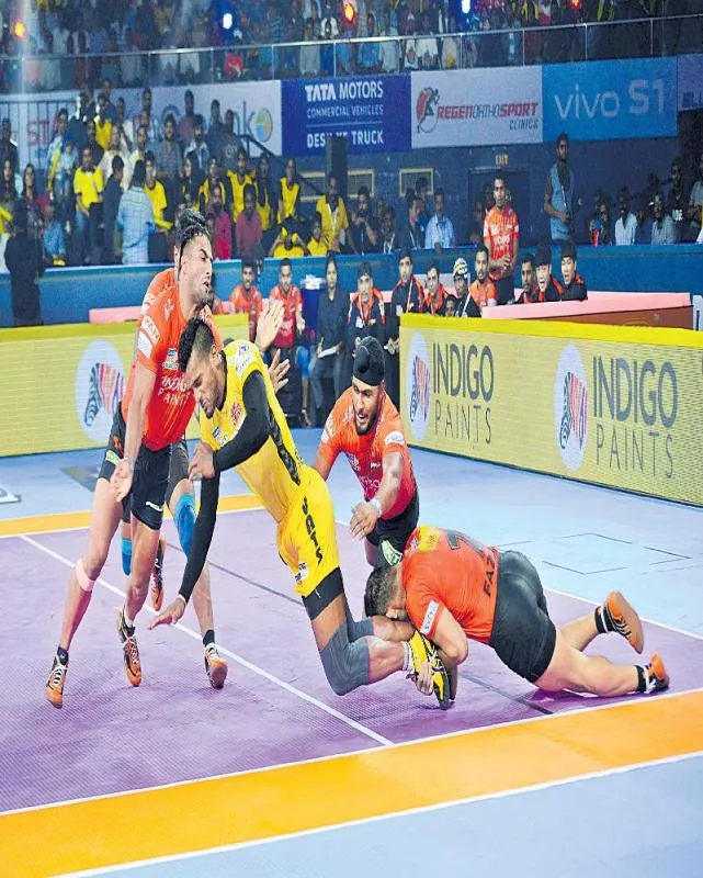 U Mumba, Bengaluru Bulls Win Openers - Sakshi