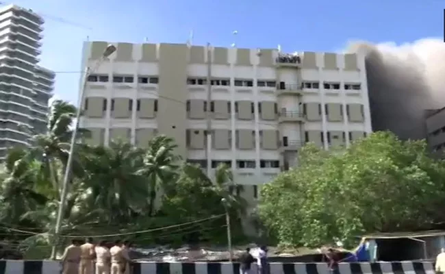 Mumbai Fire Blaze At MTNL Building In Bandra - Sakshi