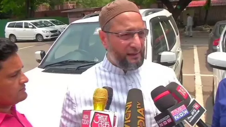 Asaduddin Owaisi Said Sadhvi Pragya working against PM Modi - Sakshi