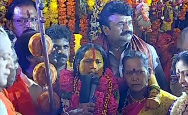 Swarnalatha Bhavishyavani In Ujjaini Bonalu - Sakshi