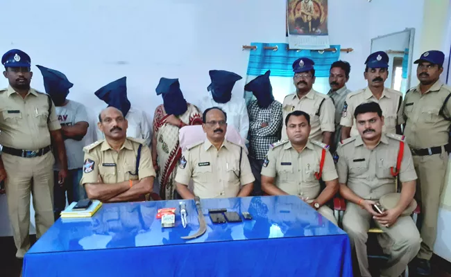 Anatapur Police Chased a Murder Plan and Arrested Five - Sakshi