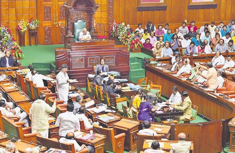 Karnataka Speaker adjourns House on third day of trust vote debate - Sakshi