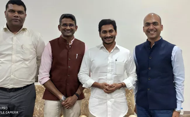 Xiaomi MD Manu Kumar Jain Meets CM YS Jagan Mohan Reddy - Sakshi