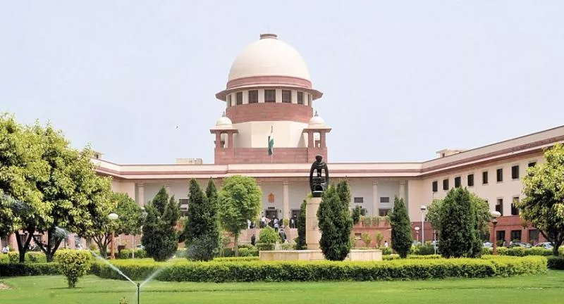 Supreme Court Adjourns Karnataka Rebel Mlas Petition For Tomaro - Sakshi