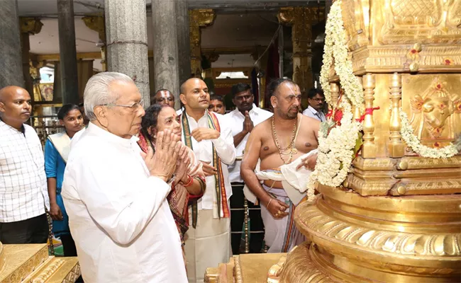 The New Governor Of Andhra Pradesh Biswabhushan Harichandan Has Visited Thiruchanur Sri Padmavati Ammavaru - Sakshi