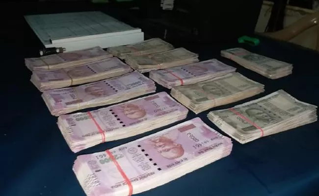 Fake Notes Racket Arrested In Chittoor District - Sakshi