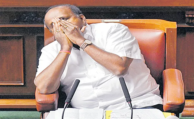 Kumaraswamy Government Collapse In Floor Test In Karnataka - Sakshi