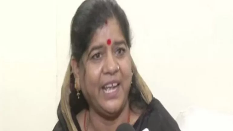 Minister Imarti Devi Said No Problem in Preparing Food Inside Toilet - Sakshi