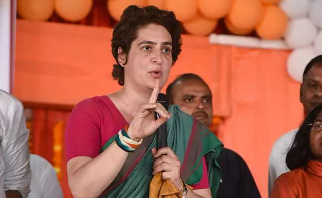 Priyanka Gandhi Warning On BJP Congress-JDS Government Collapsed - Sakshi