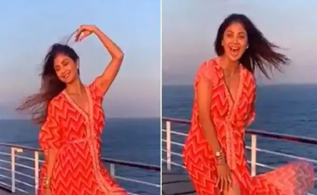 Shilpa Shetty Shares hilarious Video from Her  vacay - Sakshi