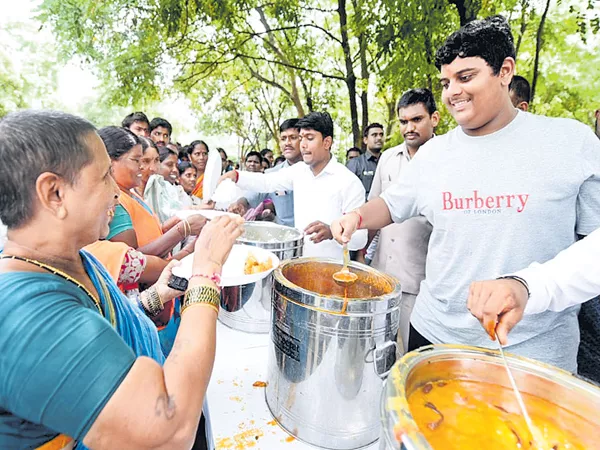 TRS Working President KTR Birthday Celebrated as grand level - Sakshi